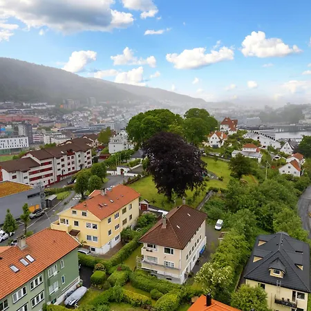 King Bed - Free Parking - Renovated June 2025 Apartment Bergen