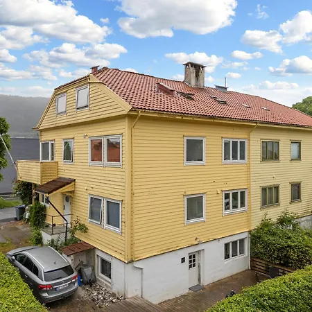 Apartmán King Bed - Free Parking - Renovated June 2025 *