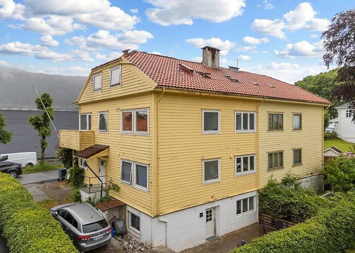 公寓 King Bed - Free Parking - Renovated June 2025 *