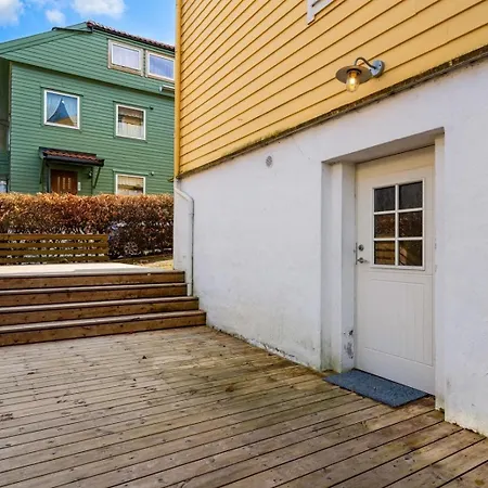 King Bed - Free Parking - Renovated June 2025 Bergen